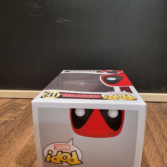 Marvel Deadpool Deadpool (Thumbs Up) Funko Pop - Picture 5 of 8